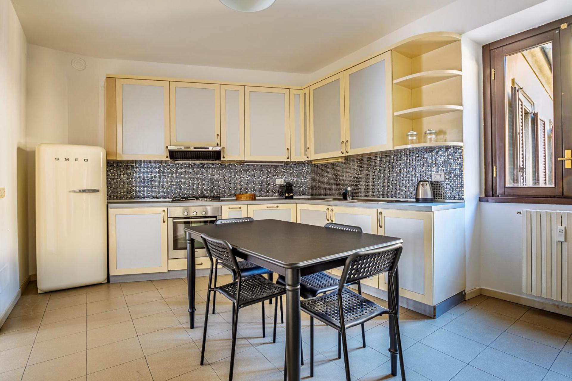 Elegant 2 Bedrooms Apartments Near Duomo Milan Luaran gambar