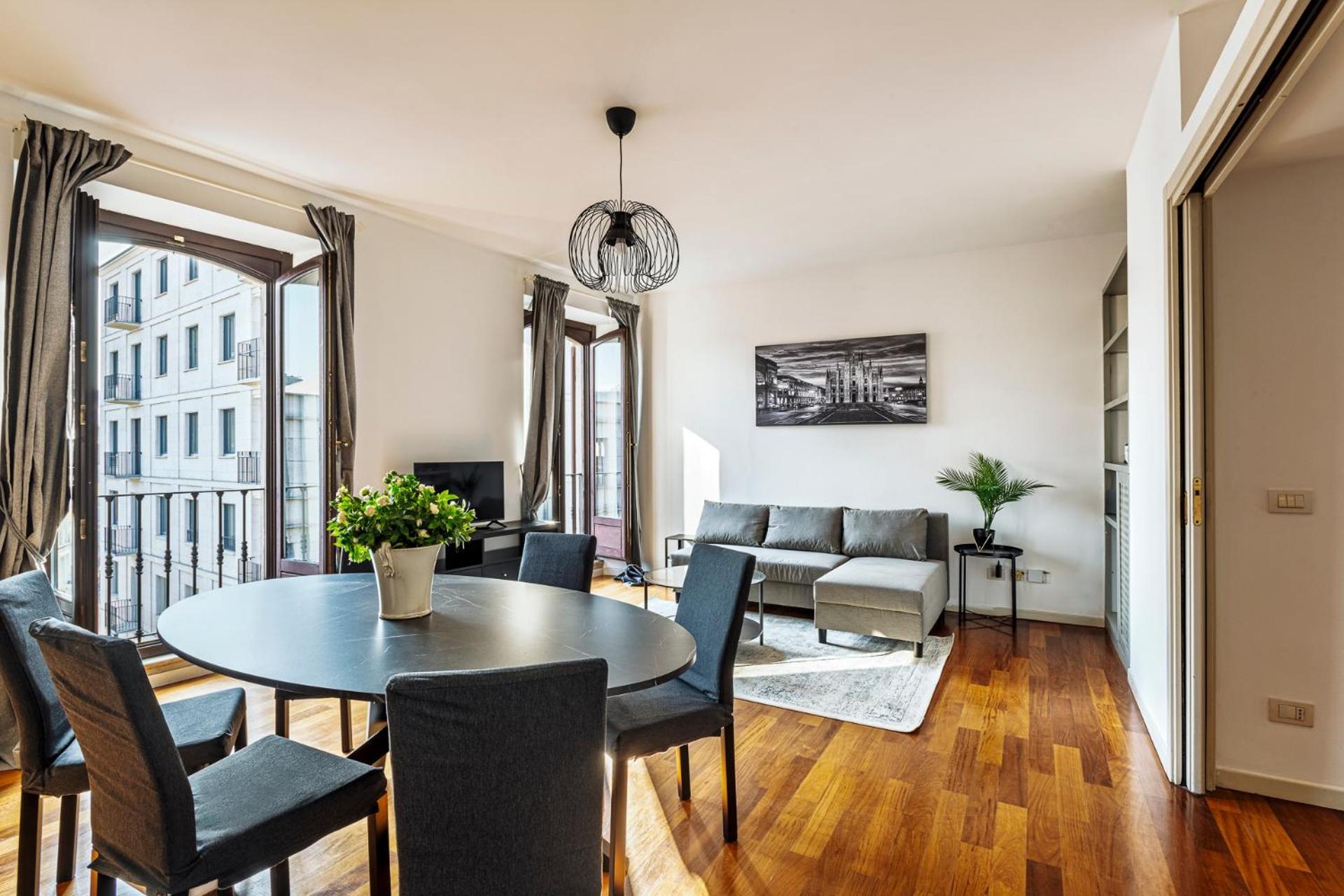 Elegant 2 Bedrooms Apartments Near Duomo Milan Luaran gambar