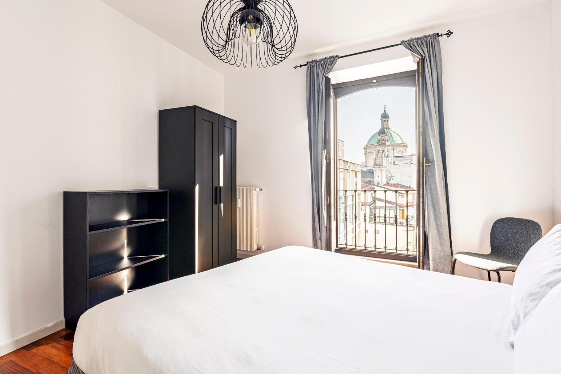 Elegant 2 Bedrooms Apartments Near Duomo Milan Luaran gambar