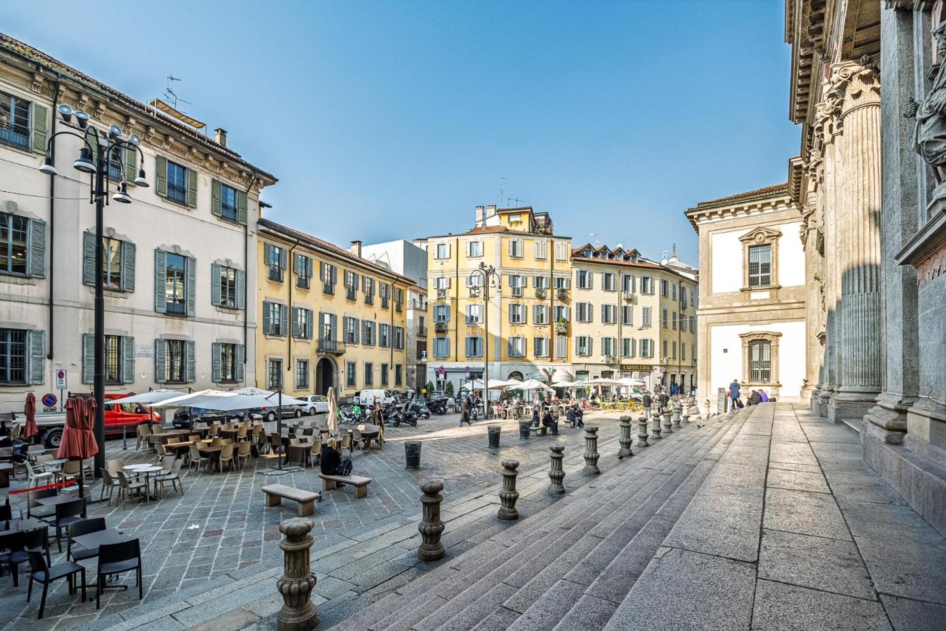 Elegant 2 Bedrooms Apartments Near Duomo Milan Luaran gambar