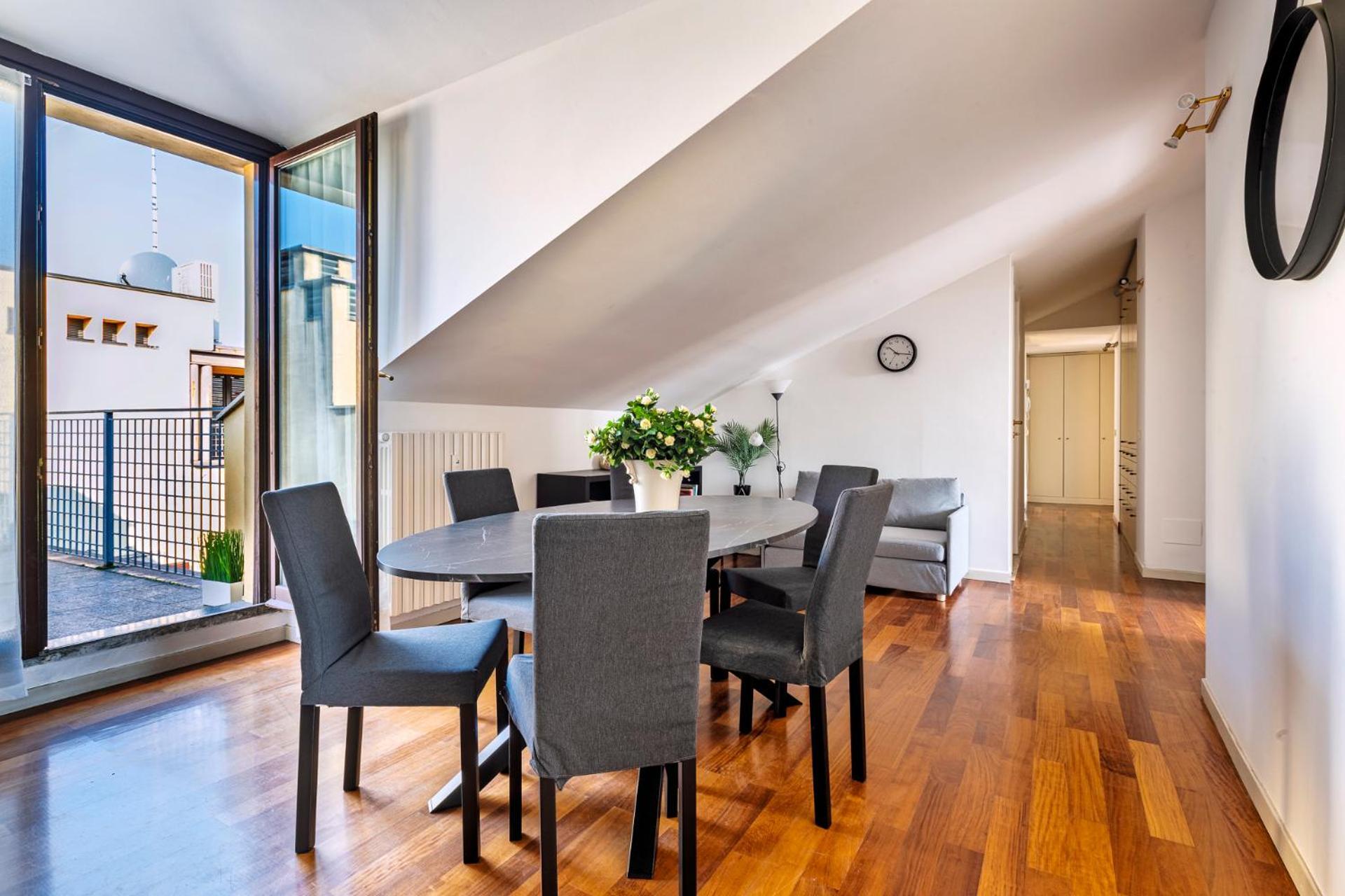 Elegant 2 Bedrooms Apartments Near Duomo Milan Luaran gambar