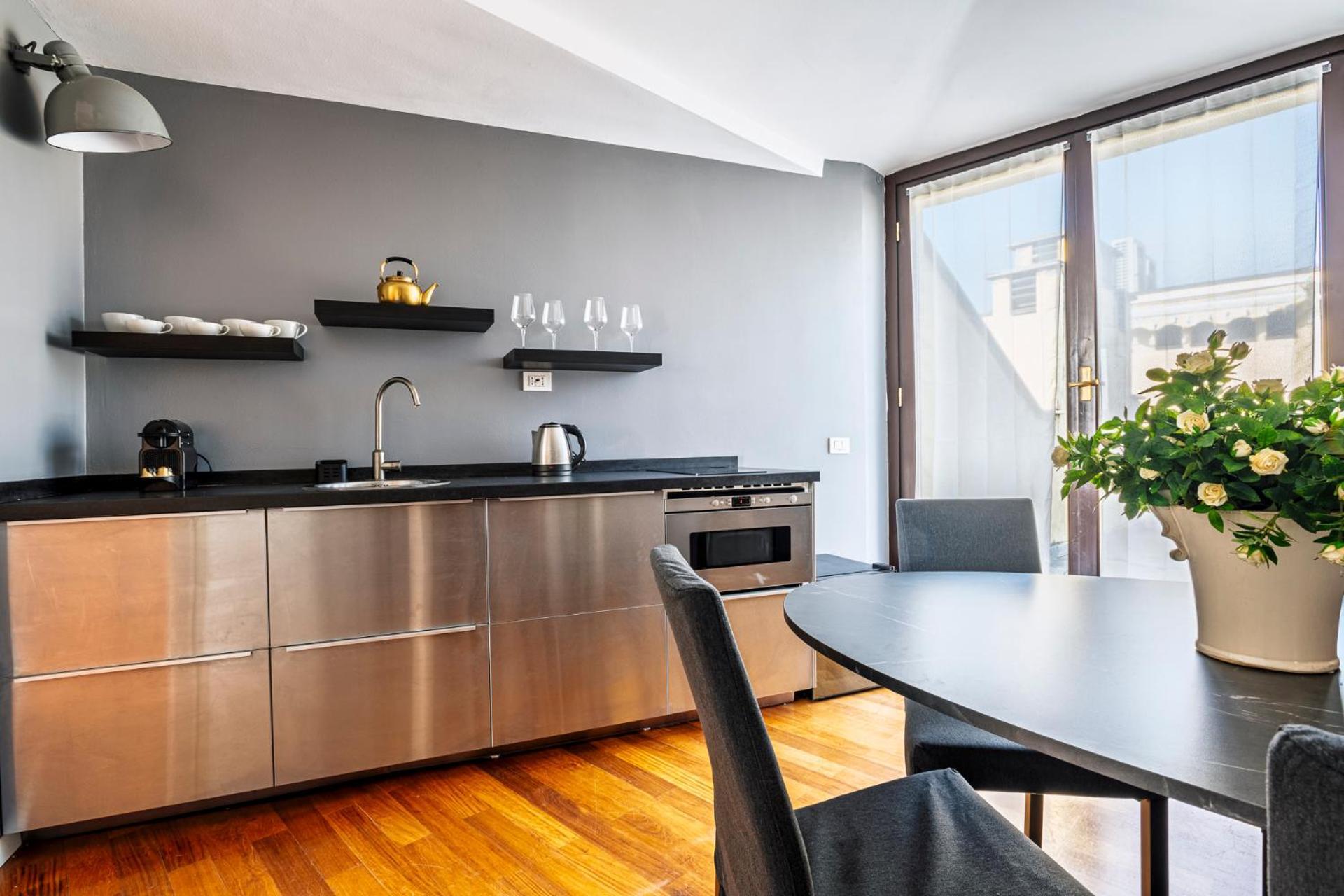 Elegant 2 Bedrooms Apartments Near Duomo Milan Luaran gambar