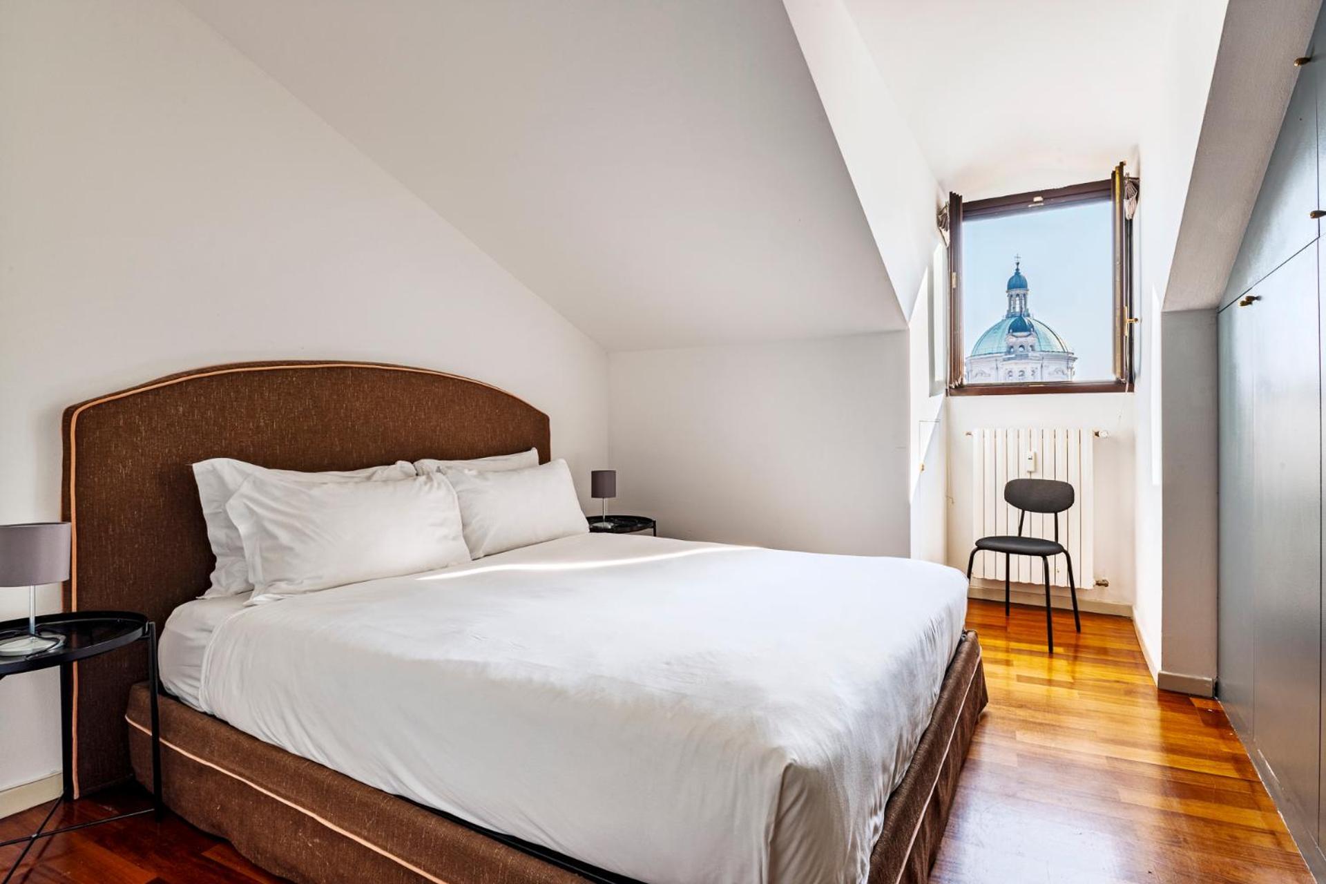 Elegant 2 Bedrooms Apartments Near Duomo Milan Luaran gambar