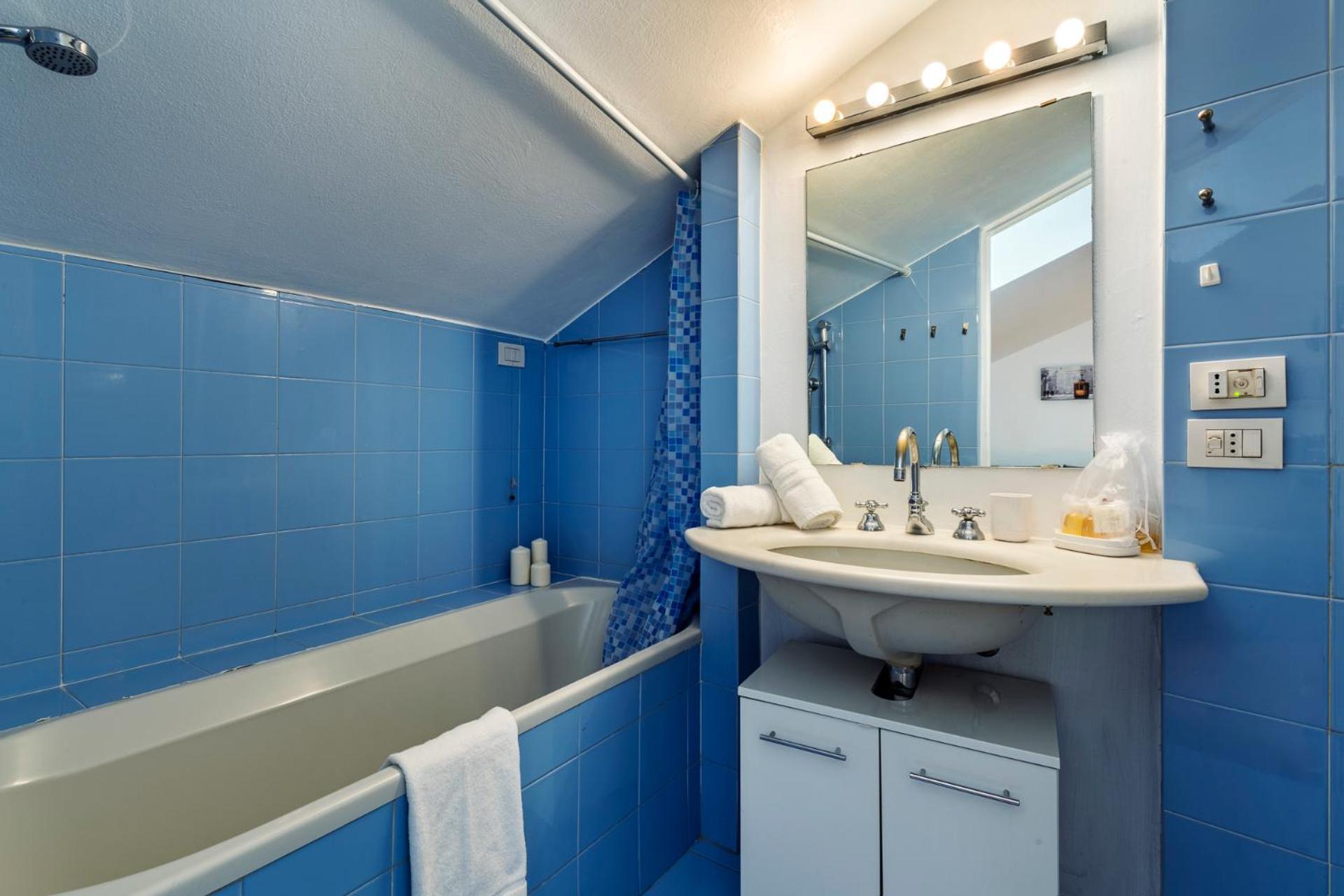 Elegant 2 Bedrooms Apartments Near Duomo Milan Luaran gambar